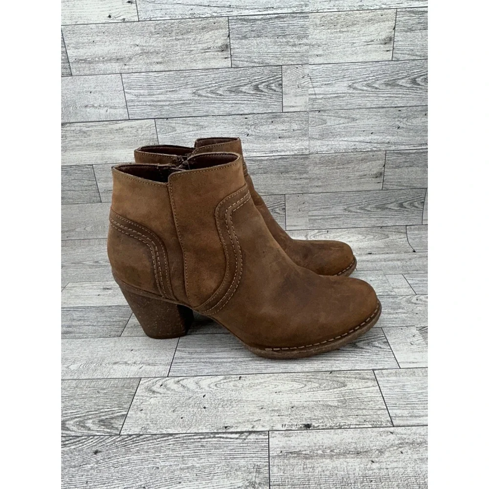 Clarks leather ankle